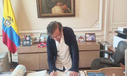 “Abiertamente inconstitucional”: experta advierte ilegalidad de la consulta popular firmada por Petro