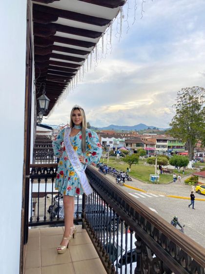 Imagen de Joven de La Unión se coronó como Reina en el concurso de la Feria de las Flores