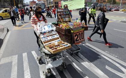 Imagen de  Vendedores ambulantes, tenderos y recicladores podrán acceder a créditos, asegura MinHacienda