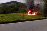 Imagen de Buscan a hombres armados que incineraron un vehículo en San Rafael y dispararon a sus ocupantes