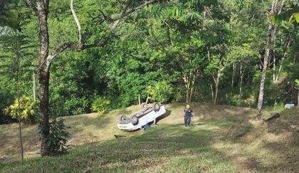 Imagen de  Accidente de vehículo en zona rural de San Francisco deja un muerto y dos heridos