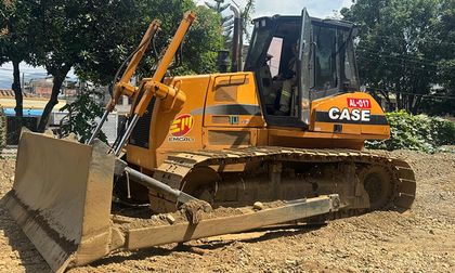Bulldozer dañado por más de un año vuelve a operar en puntos críticos de Cali