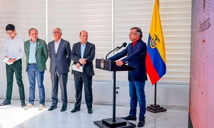 Petro dio pistas sobre cuánto subirá el salario mínimo en 2026