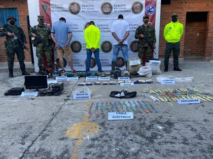 Ejército capturó a tres sujetos por explotación ilegal minera