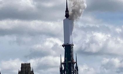 Nuevo incendio en Notre Dame: bomberos controlaron las llamas