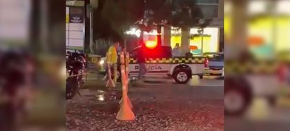 Imagen de Expulsan de Colombia al estadounidense que protagonizó riña cerca de un colegio en Llanogrande