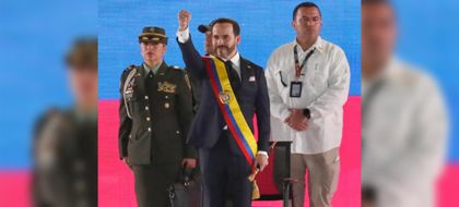 Imagen de  De la Espriella asume Presidencia de Colombia en acto con matiz religioso y poco protocolo