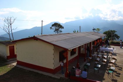 Imagen de En Abejorral entregaron el centro educativo de la vereda Altamira totalmente renovado
