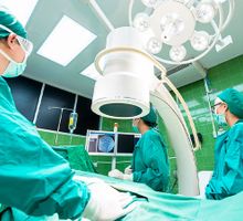 Procedimientos estéticos clandestinos ponen en alerta a médicos en Colombia