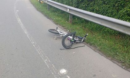 Por imprudencia en bicicletas, dos jóvenes están gravemente heridos