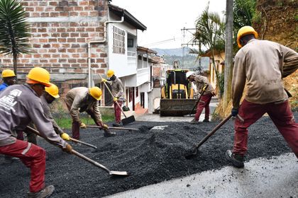 Imagen de  Comenzó reparcheo de vías urbanas en El Retiro, los trabajos durarían cinco meses