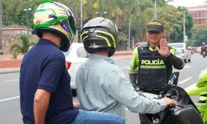 ¿Qué dice el nuevo decreto sobre el parrillero hombre en Cali? Conozca cómo se aplicará en 2026