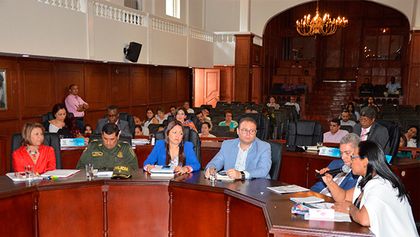 Gobierno defiende cobro de tasa