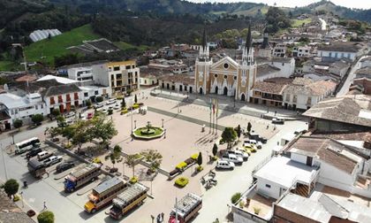 ¡Capturan a tres funcionarios de la Alcaldía de Abejorral!