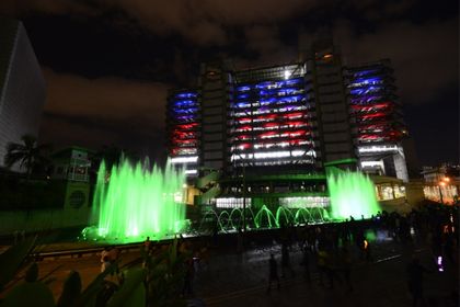 Imagen de  Este jueves 7, Día de las Velitas, inicia el espectáculo en la fuente La Vida del Edificio EPM