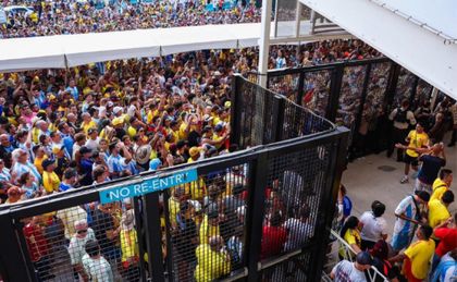 Imagen de Caos en la final de la Copa América: hinchas ingresaron sin pagar, hubo sobrecupo y personas desmayadas