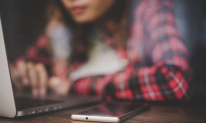 “Red Fantasma de YouTube”: la estafa digital que transforma tutoriales en trampas