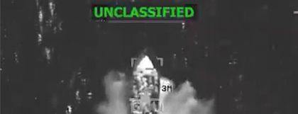 Imagen de Presidente Trump dice que supervivientes de una lancha bombardeada trataron de enderezarla antes de ser ejecutados