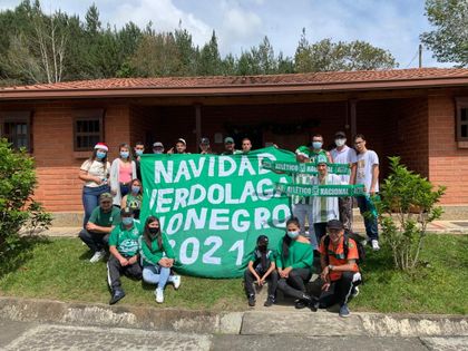Imagen de Así fue la Navidad Verdolaga 2021, un proyecto de la barra Los Del Sur en Rionegro