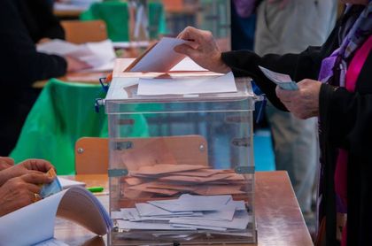 Filantropía cívica: por qué los donantes españoles ignoran las causas democráticas