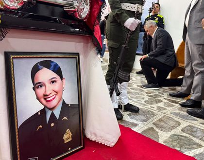 Imagen de Gobernador de Antioquia participó en el homenaje a la patrullera asesinada en Valdivia