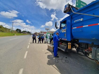 50 operativos: así medirá Cornare la emisión de gases vehiculares