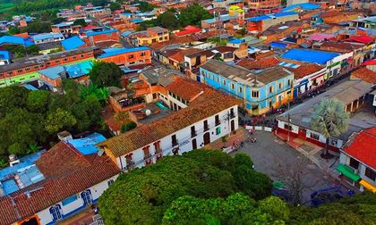 Graves daños dejó explosión en Corinto