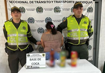 Imagen de Capturaron a una mujer que transportaba base de coca en envases de gaseosa
