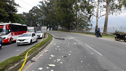 Imagen de  Tras accidente de tránsito, fue habilitado un carril en la calzada Bogotá-Medellín