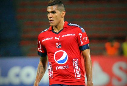 Camilo Saíz entrevista jugador de Medellín