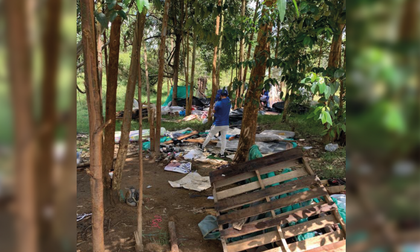 Desmantelan cambuches en Rionegro: estarían haciendo construcción ilegal