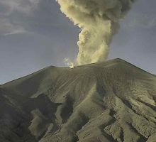 Aumentan los sismos y las emisiones de ceniza en el volcán Puracé: estas son las advertencias del Servicio Geológico Colombiano