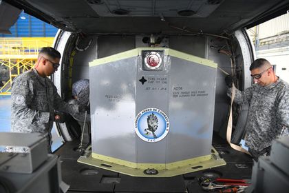Imagen de  FAC presentó innovador sistema para helicópteros Black Hawk