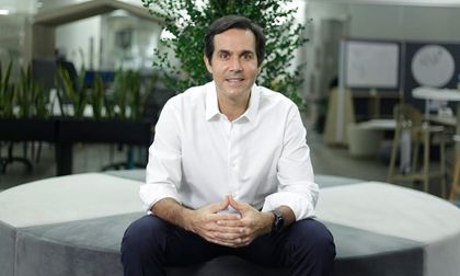 Liderar con hechos, escucha y compromiso social