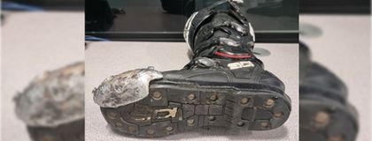 Imagen de En el Aeropuerto JMC decomisaron oro de contrabando: lo llevaban escondido en botas