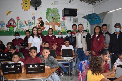 Imagen de  Instituciones educativas rurales de Sonsón ya cuentan con nuevos computadores portátiles