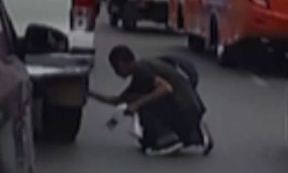 Nueva modalidad de robo en el tráfico en Cali: así extraen las copas del rin