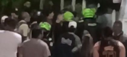 Imagen de  Capturan a un hombre en el barrio Alto del Medio de Rionegro tras agredir a su familia y destrozar dos vehículos
