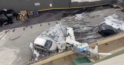 Imagen de Dos muertos y tres heridos al estrellarse una avioneta contra un edificio en Brasil
