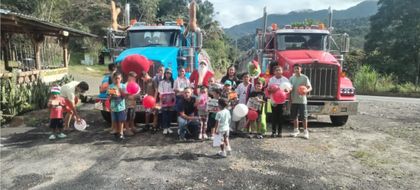 Imagen de Yeison García, el Papá Noel que le dio luz a la Navidad en la Autopista