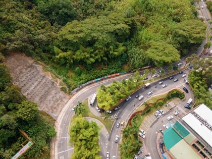 Imagen de  El carril descendente de la Avenida Las Palmas ya cuenta con ambas calzadas habilitadas