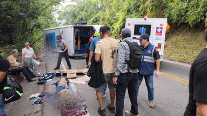 Imagen de  Dos muertos deja accidente de bus en la Medellín-Bogotá