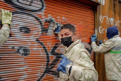 Imagen de Limpieza, control vial y ornato: intervienen 54 000 m² de espacio público en El Poblado