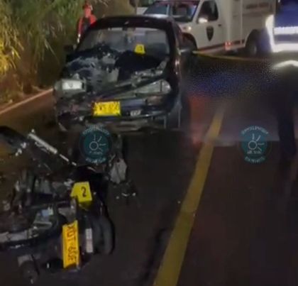 Imagen de Fatal accidente en la vía El Peñol-Guatapé: motociclista murió tras colisionar contra un carro