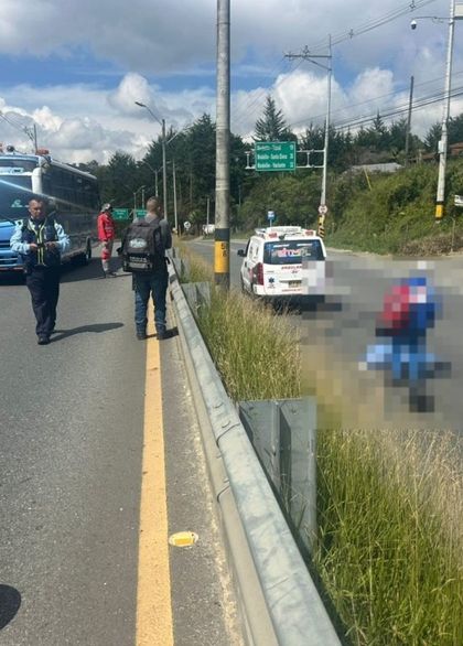 Imagen de  Denuncian que cables de empresa de comunicaciones generaron el accidente en el que falleció una motociclista en Rionegro