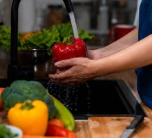 ¿Qué tan peligrosos son los alimentos contaminados? Causan 1,5 millones de muertes cada año