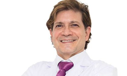 Francisco Guzmán, médico caleño, nuevo presidente del Capítulo de Cirugía de Base del Cráneo de la FLANC