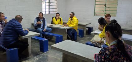 Imagen de Alcaldía de El Carmen de Viboral trasladará a 66 estudiantes en riesgo en una escuela rural