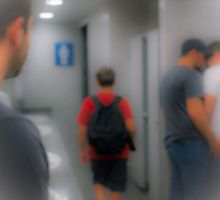 Denuncia sobre cruising en baños públicos en Cali: caso expuesto en TikTok alerta sobre situaciones incómodas y peligrosas