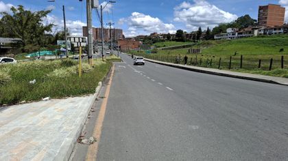 Imagen de Inician obras del reductor de velocidad tipo pompeyano en la avenida Galán de Rionegro: habrá cierres y desvíos